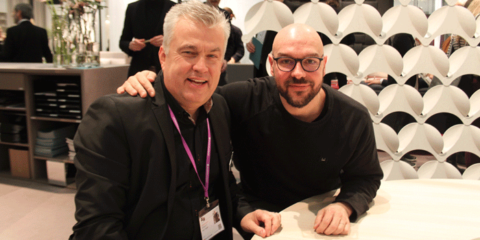 Kurt Tingdahl, vd på Offecct med formgivaren Luca Nichetto som har ritat stolen Phoenix.