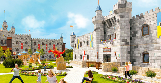 Det nya slottshotellet ska komplettera det redan befintliga hotellet, båda med Lego som tema förstås.
