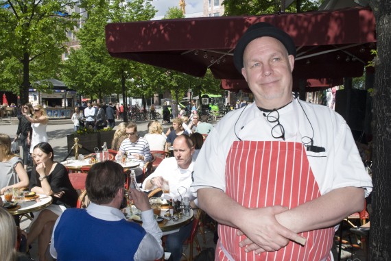Nu öppnar Bar Burger Café i Kungsträdgården. Bakom den nya restaurangen står restauratören Peter Nordin, köksmästare Gustaf Nathorst och PDF Brasserie Group. Foto: Annika Rådlund